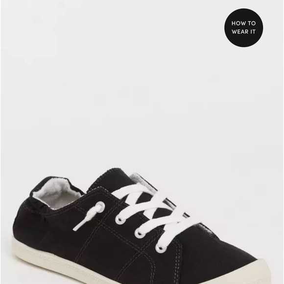 Torrid Black Riley Ruched Back Slip On - Picture 1 of 3